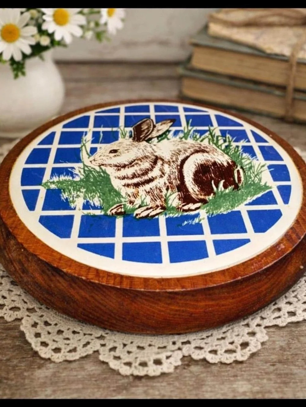 Farmhouse Trivet Bunny Artwork, Ceramic Tile, Round Vintage Rabbit Art